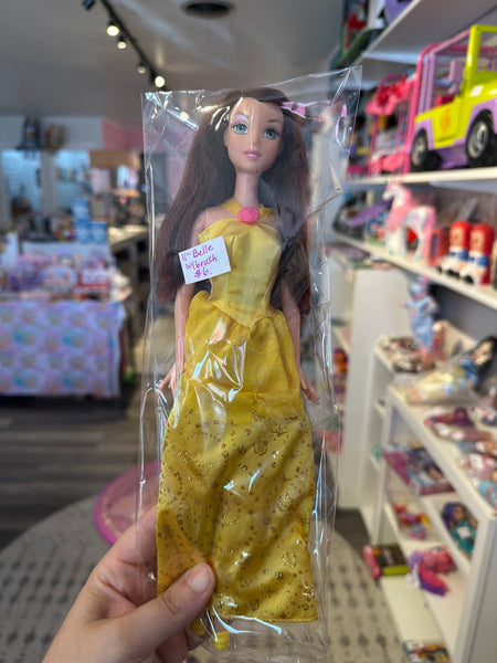 Belle w/brush