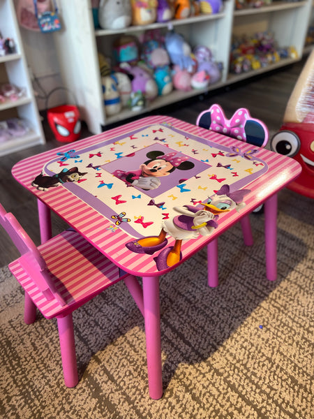 Wooden Minnie Table w/2 Chairs
