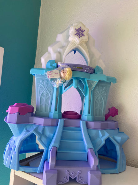 LP Elsa castle w/lights & sound