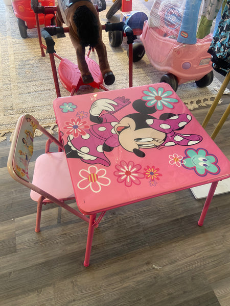 Minnie Table w/One Chair